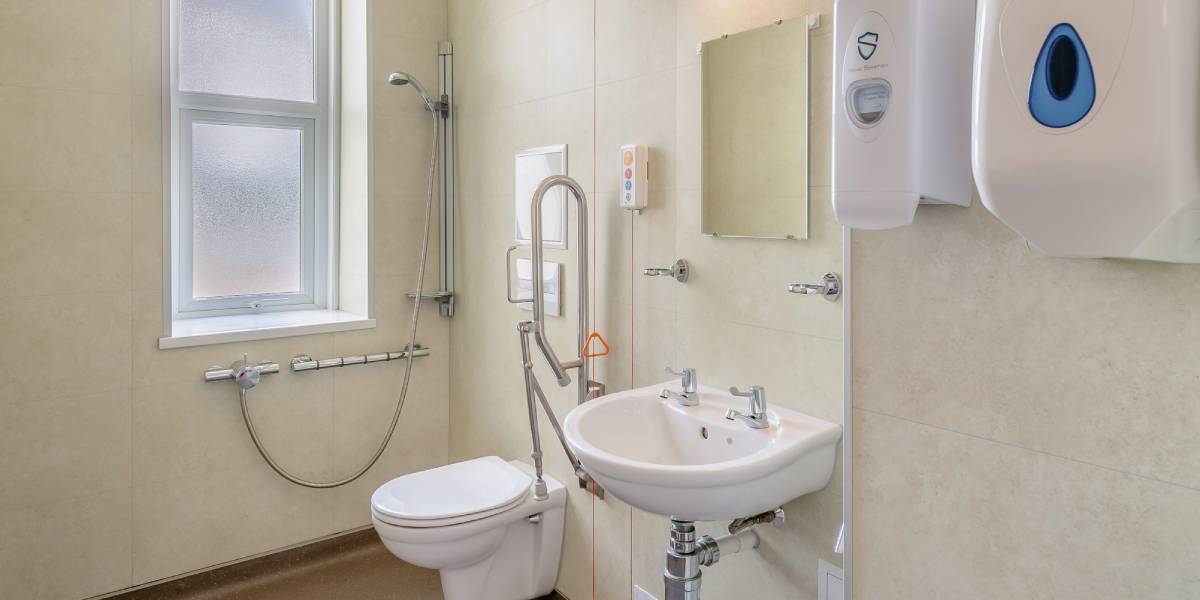 accessible-bathroom