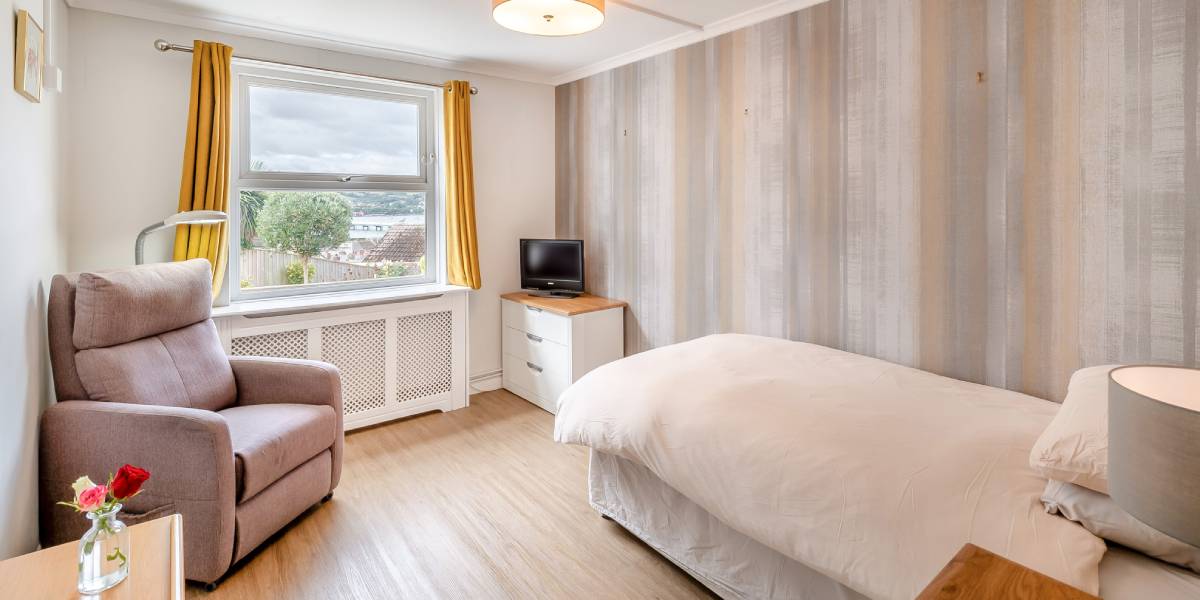 natural-tones-bedroom